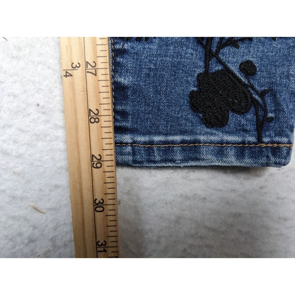 Ashley Mason Womens Size 7 Blue Skinny Jeans Floral Embroidery Distressed - Picture 8 of 16
